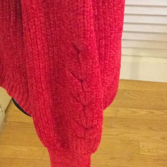 Super soft Recycled Poly Red Hot Sweater 11-13 L - Picture 3 of 11